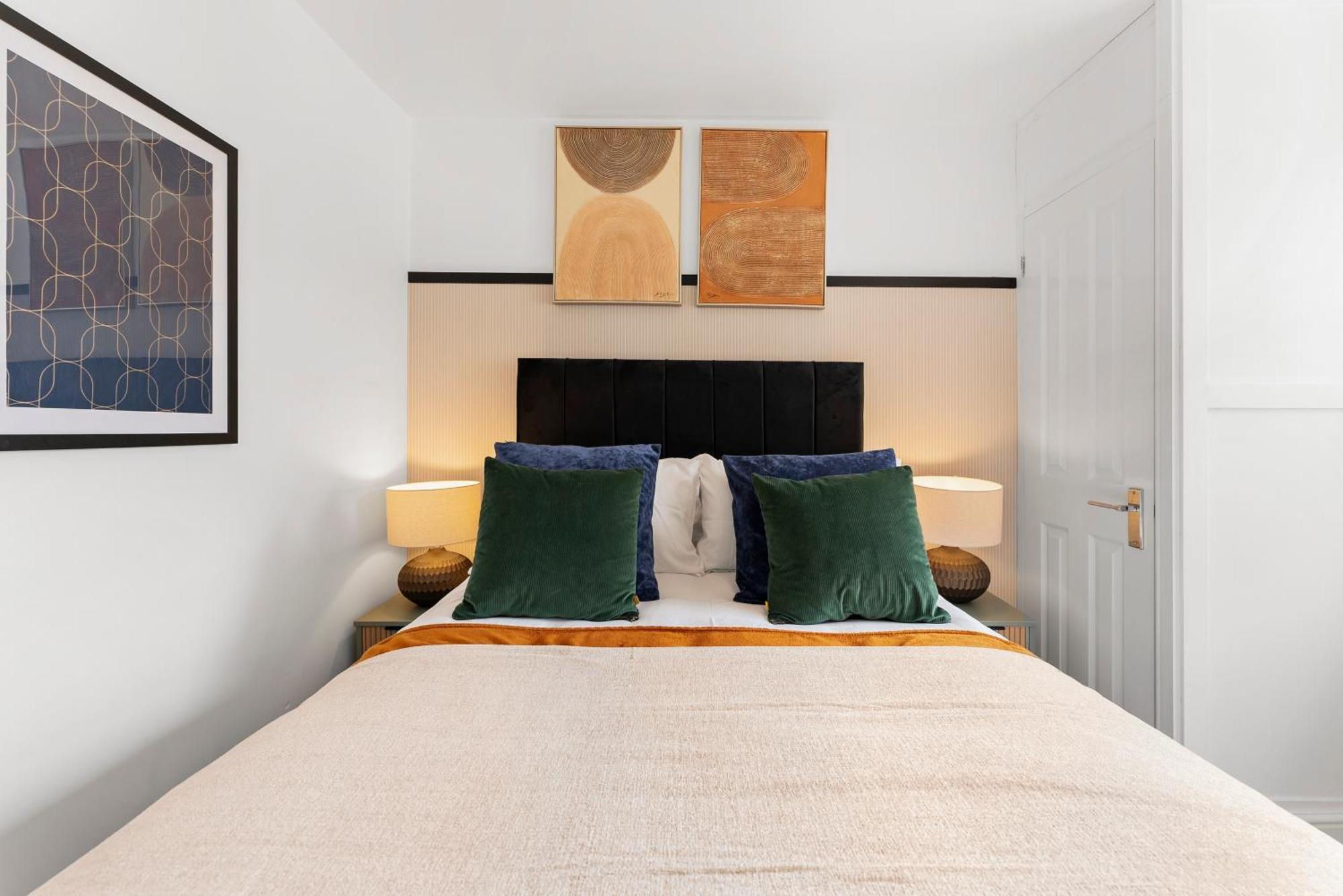Stylish 3 Bed Flat In Brighton - Sleeps 8 * Brighton