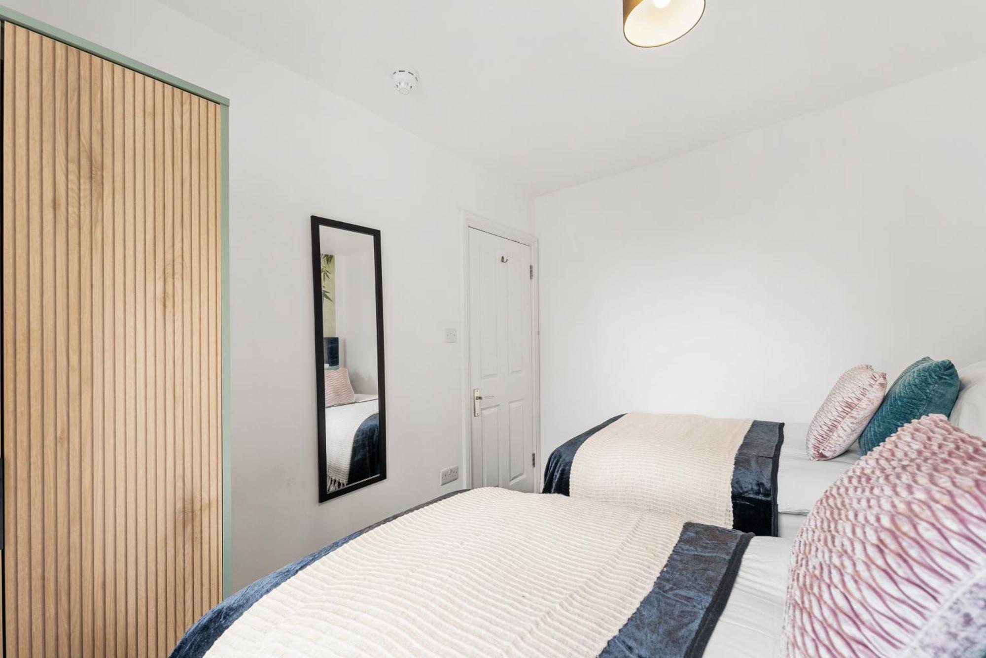 Stylish 3 Bed Flat In Brighton - Sleeps 8 Apartment