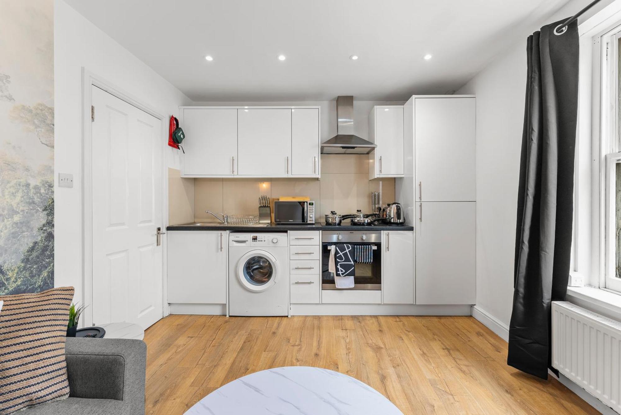 Apartment Stylish 3 Bed Flat In Brighton - Sleeps 8 *